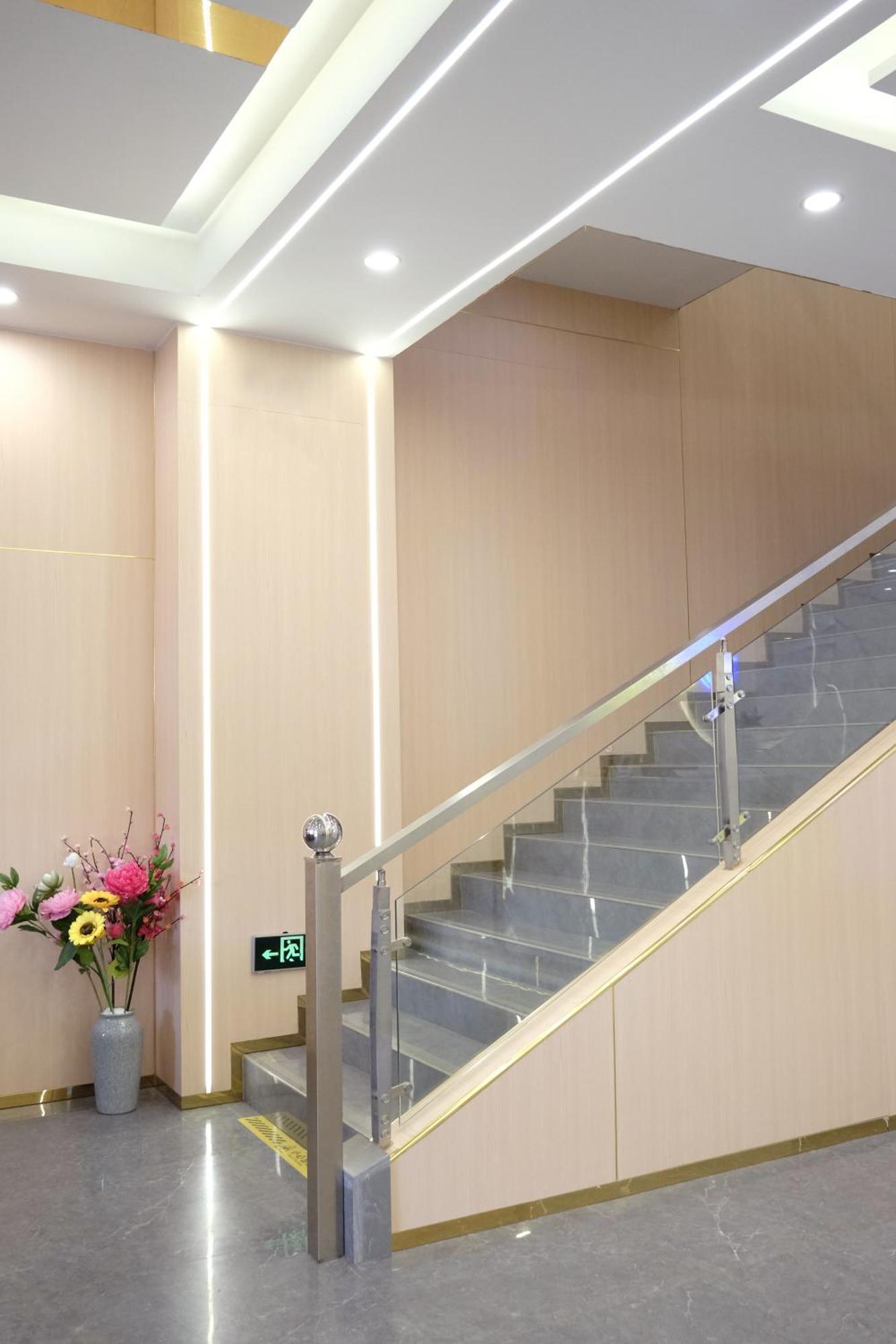 Huahang Hotel - Guangzhou Baiyun International Airport - Free Airport Shuttle Bus Екстер'єр фото