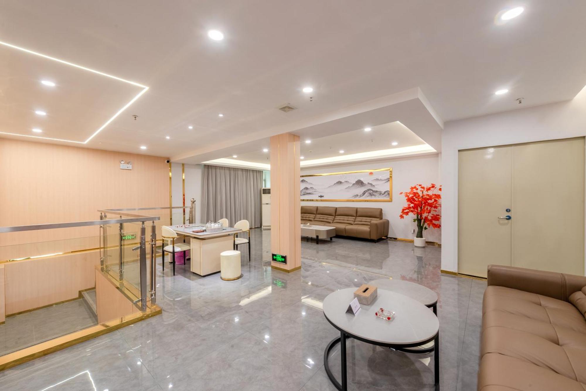Huahang Hotel - Guangzhou Baiyun International Airport - Free Airport Shuttle Bus Екстер'єр фото