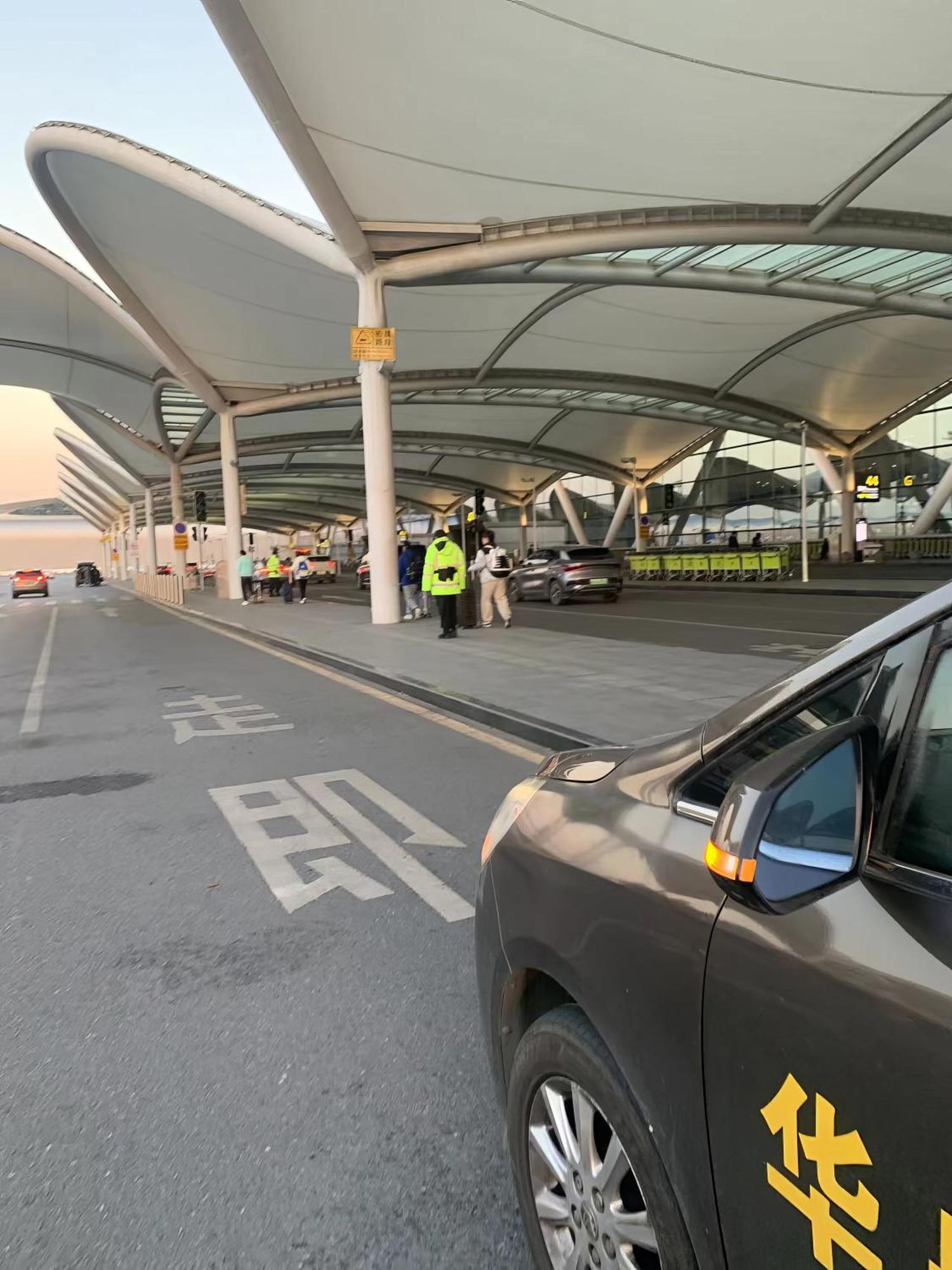 Huahang Hotel - Guangzhou Baiyun International Airport - Free Airport Shuttle Bus Екстер'єр фото
