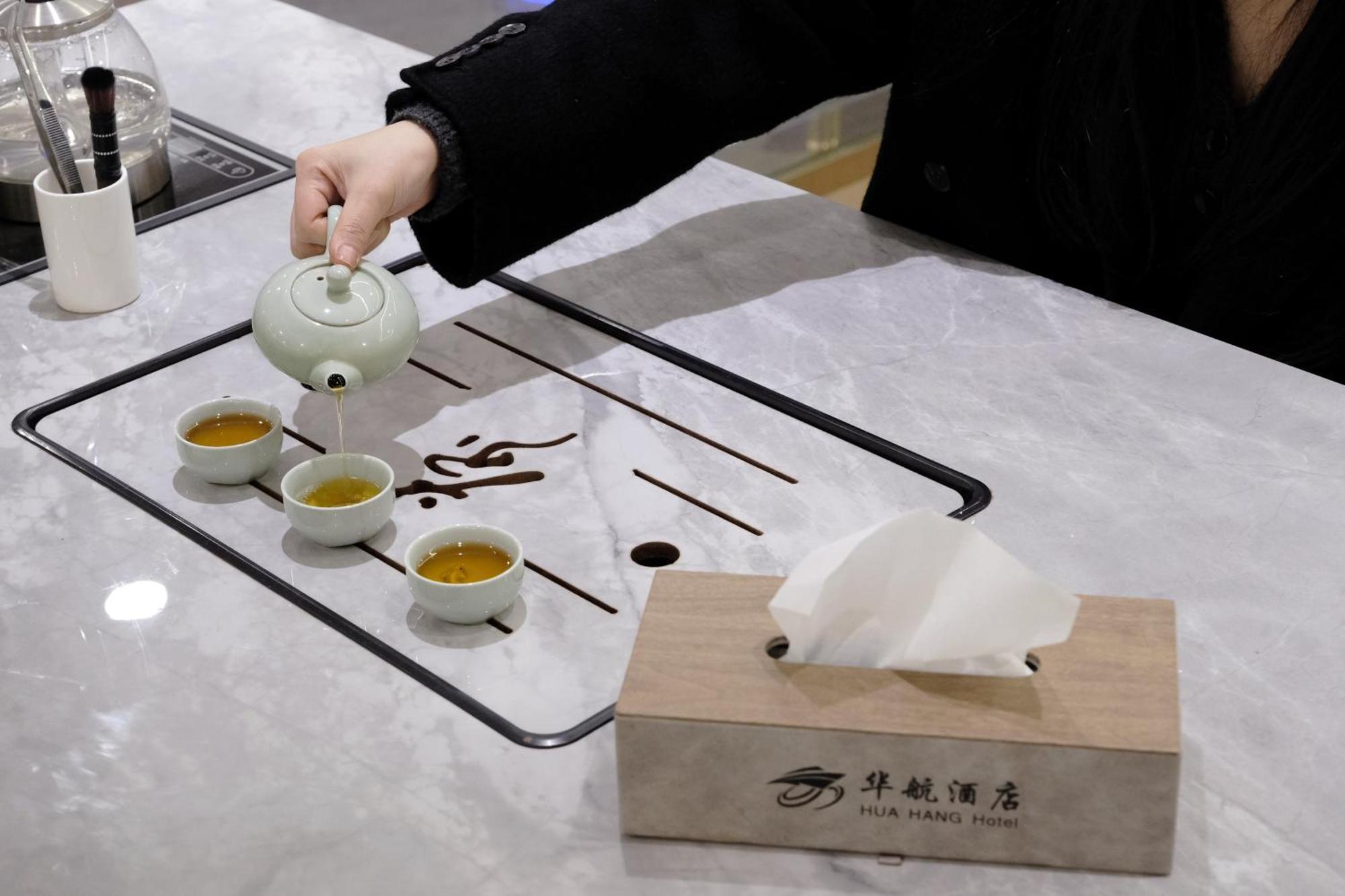 Huahang Hotel - Guangzhou Baiyun International Airport - Free Airport Shuttle Bus Екстер'єр фото