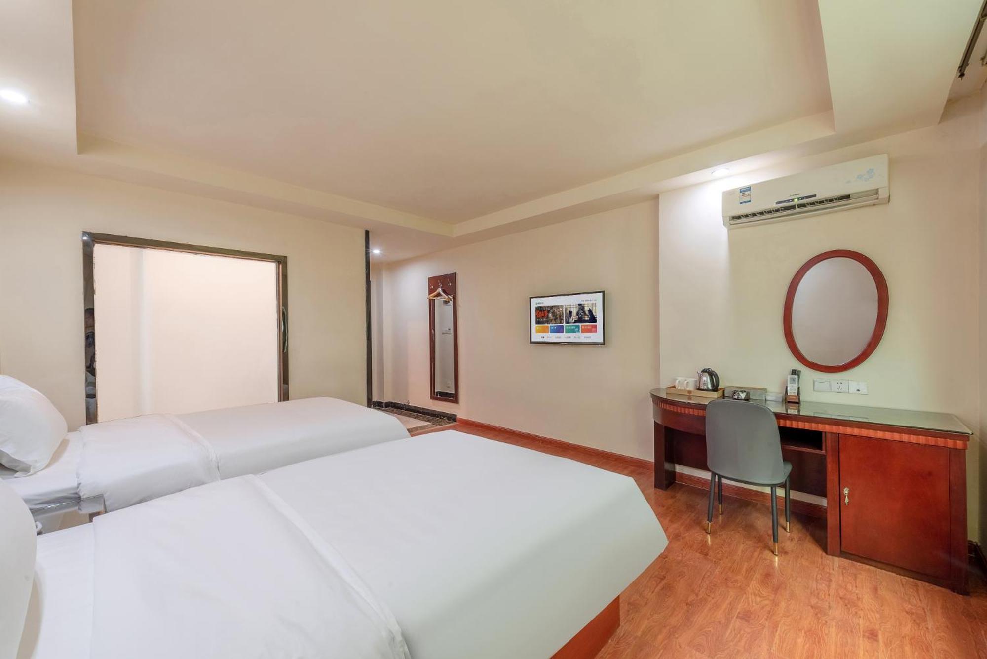 Huahang Hotel - Guangzhou Baiyun International Airport - Free Airport Shuttle Bus Екстер'єр фото