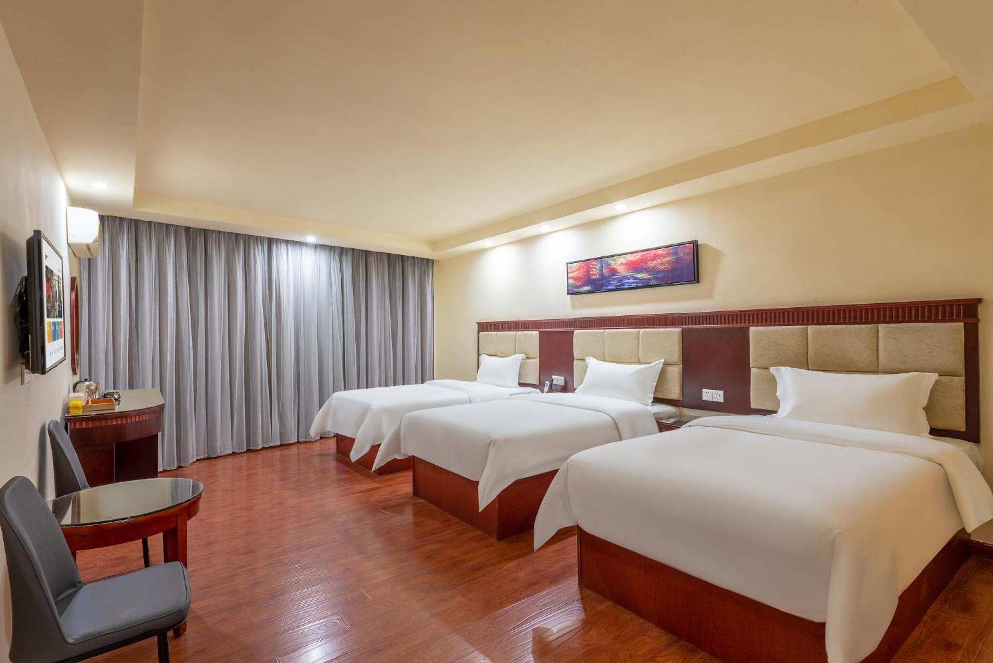 Huahang Hotel - Guangzhou Baiyun International Airport - Free Airport Shuttle Bus Екстер'єр фото