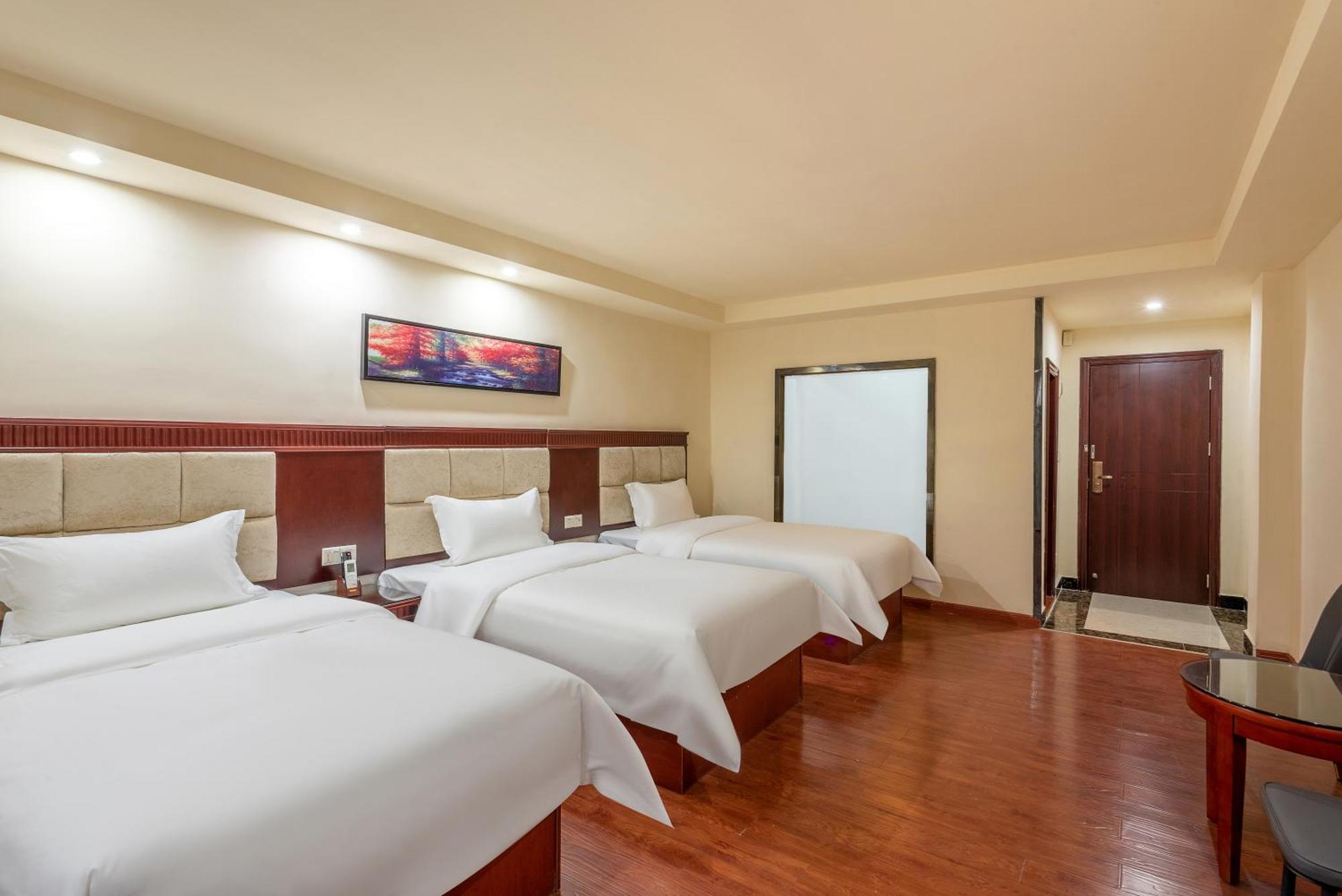 Huahang Hotel - Guangzhou Baiyun International Airport - Free Airport Shuttle Bus Екстер'єр фото
