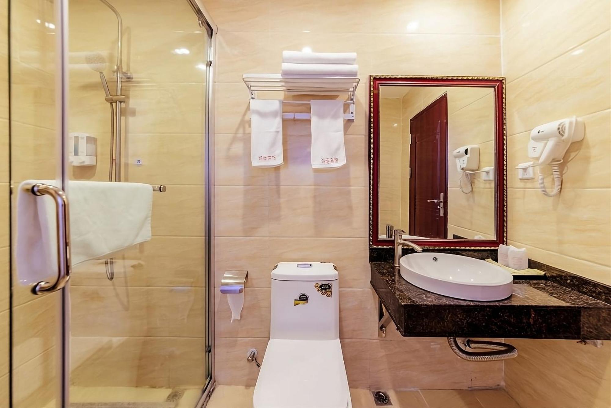 Huahang Hotel - Guangzhou Baiyun International Airport - Free Airport Shuttle Bus Екстер'єр фото