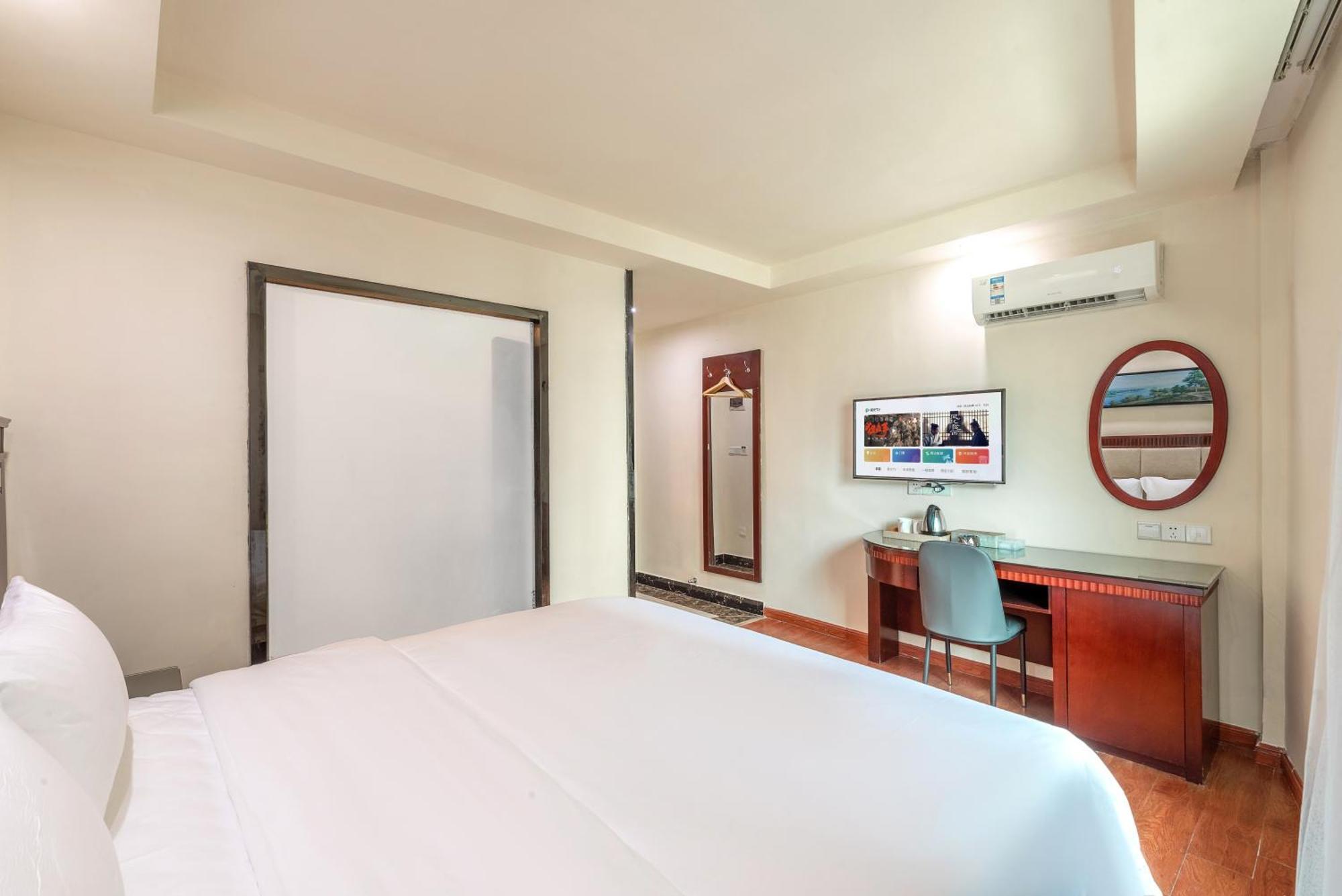 Huahang Hotel - Guangzhou Baiyun International Airport - Free Airport Shuttle Bus Екстер'єр фото