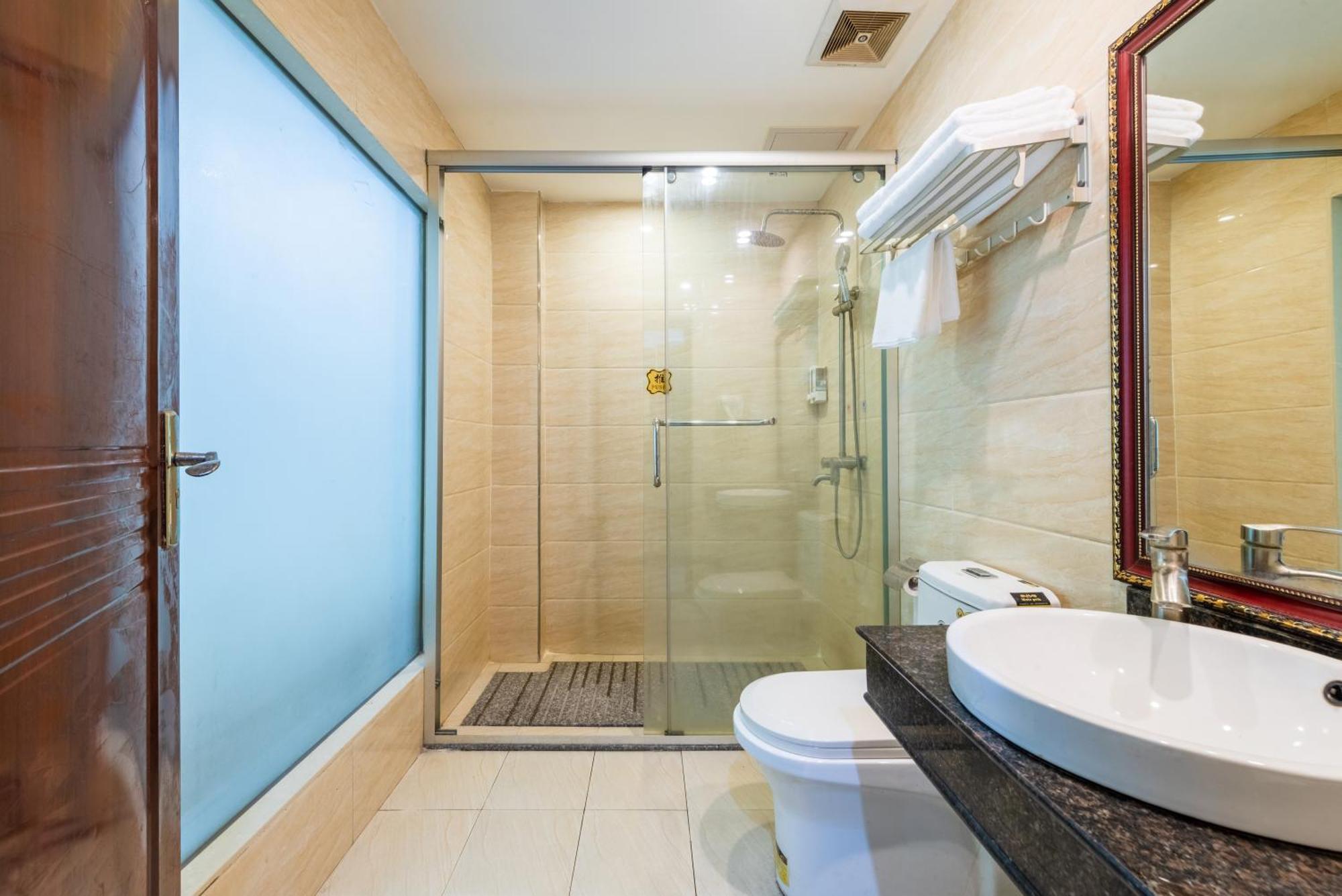 Huahang Hotel - Guangzhou Baiyun International Airport - Free Airport Shuttle Bus Екстер'єр фото